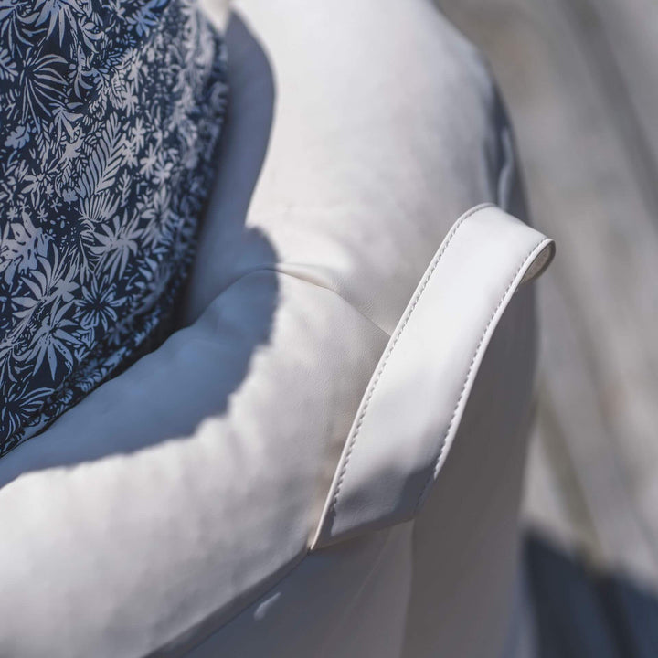 Milano Outdoor Carry Handle #color_white-marine-vinyl