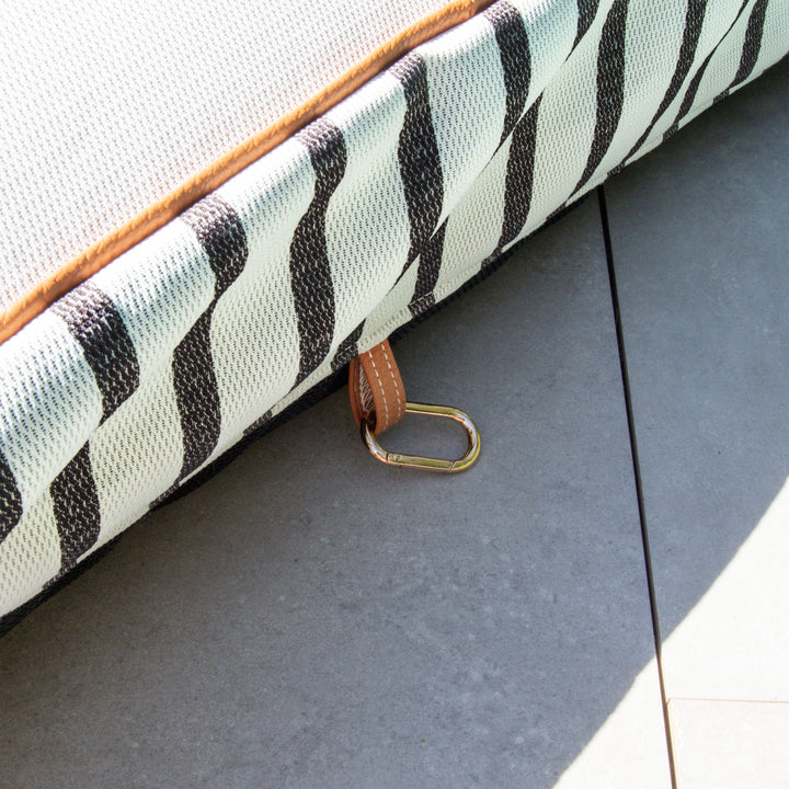 connector hook #color_black-and-white-cape-stripe