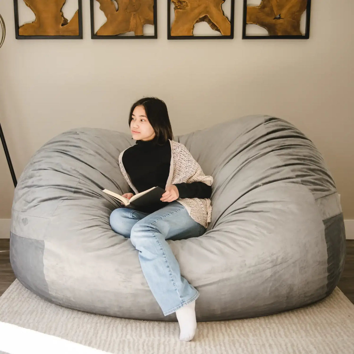 Woman relaxing on Fuf XXL