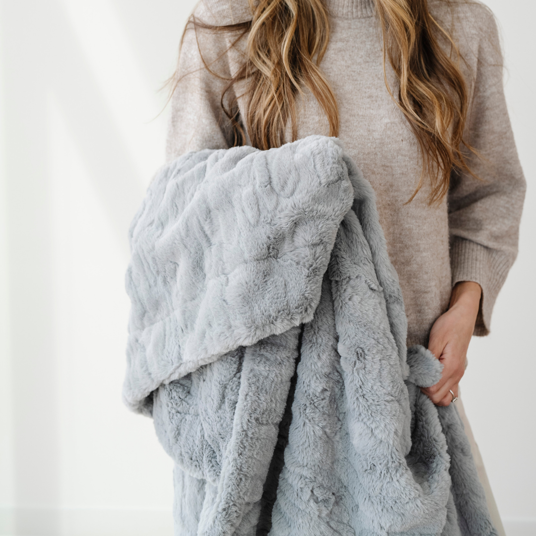 PATTERNED FAUX FUR THROW BLANKETS