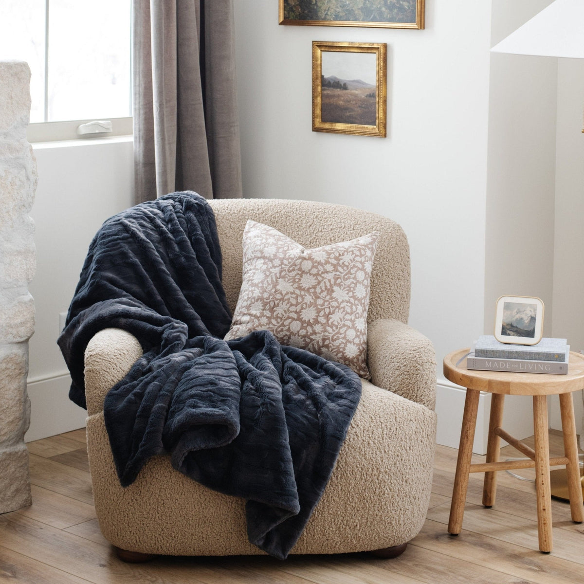 PATTERNED FAUX FUR THROW BLANKETS