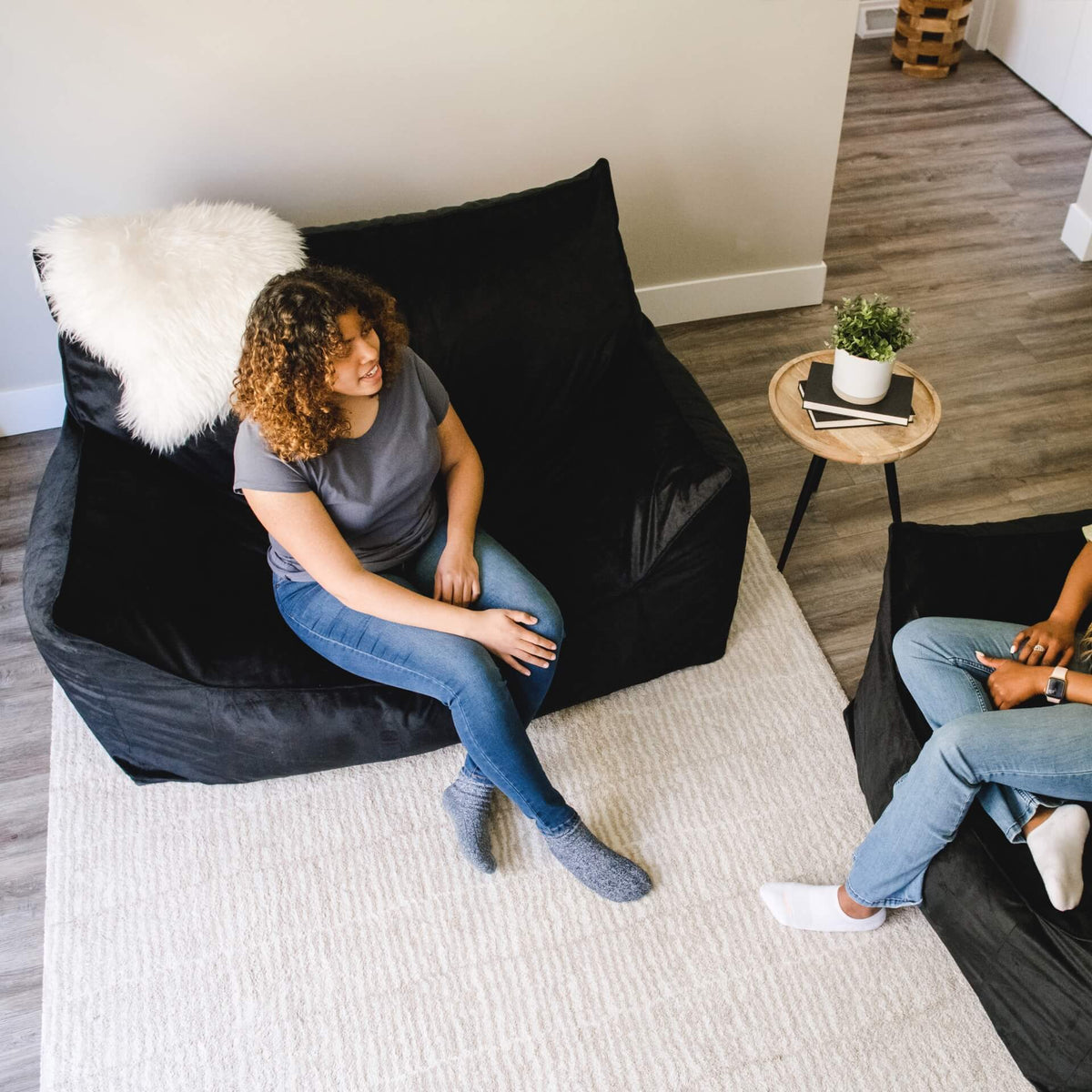 Imperial Fufton black loveseat