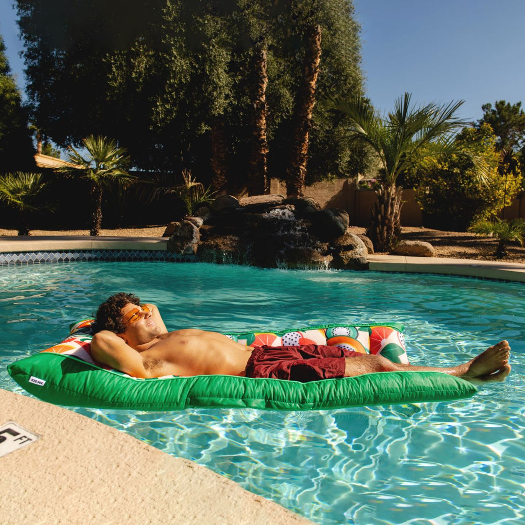 Kona pool float lounger #color_fruit-salad