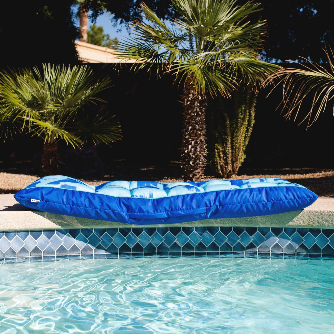 Pool side kona float #color_paintbrush-blue
