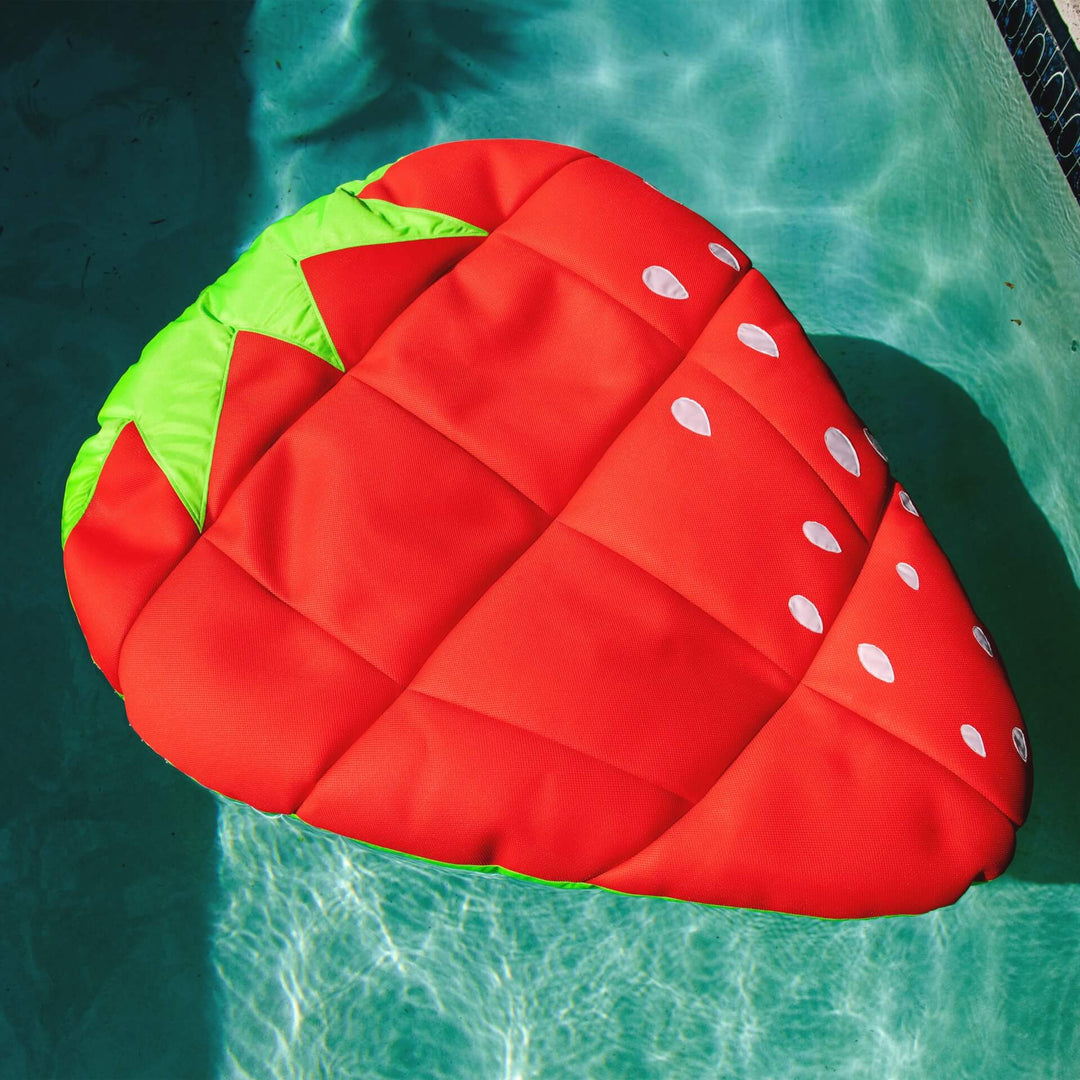 #style_strawberry pool float strawberry in water #style_strawberry