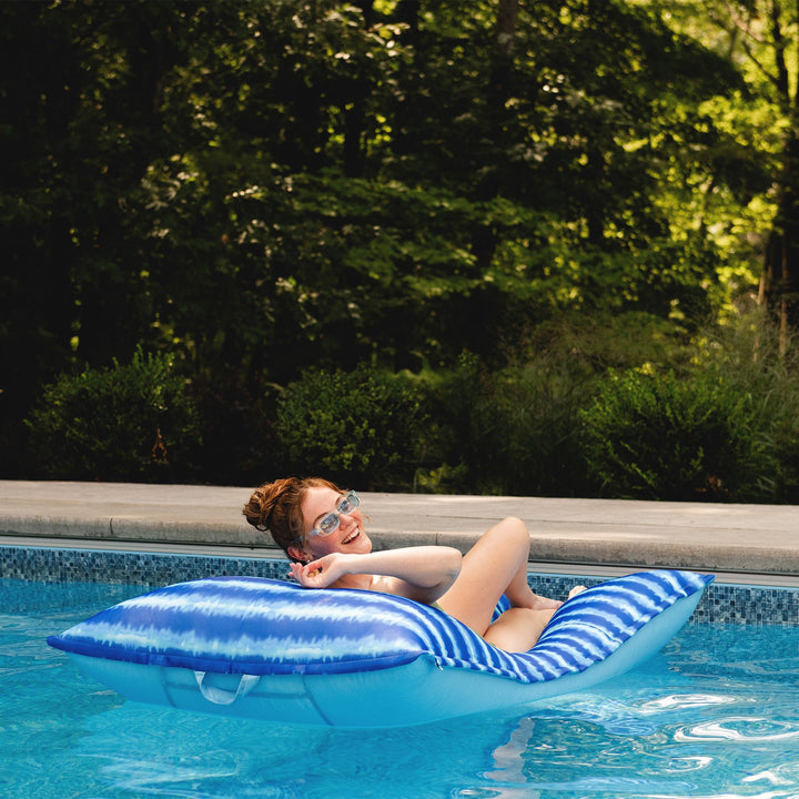 relaxing day lagoon lounger #color_ripple-blue