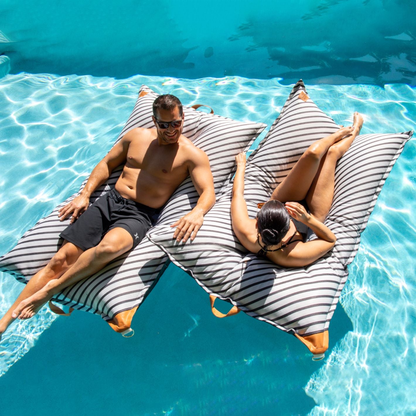 Pool floats with handles online