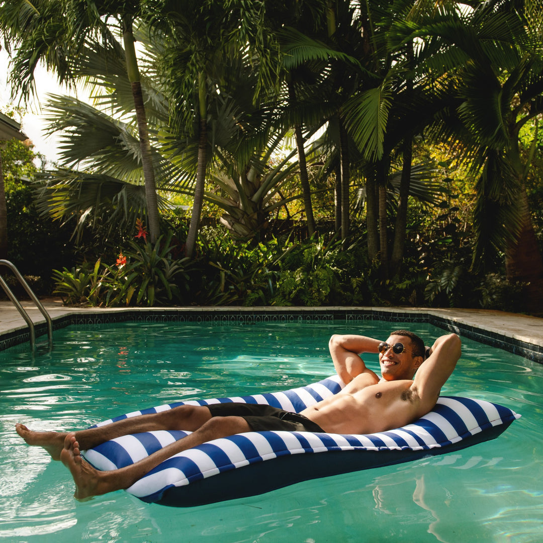 Lagoon Lounger in Nautical Stripe #color_americana-nautical-stripe