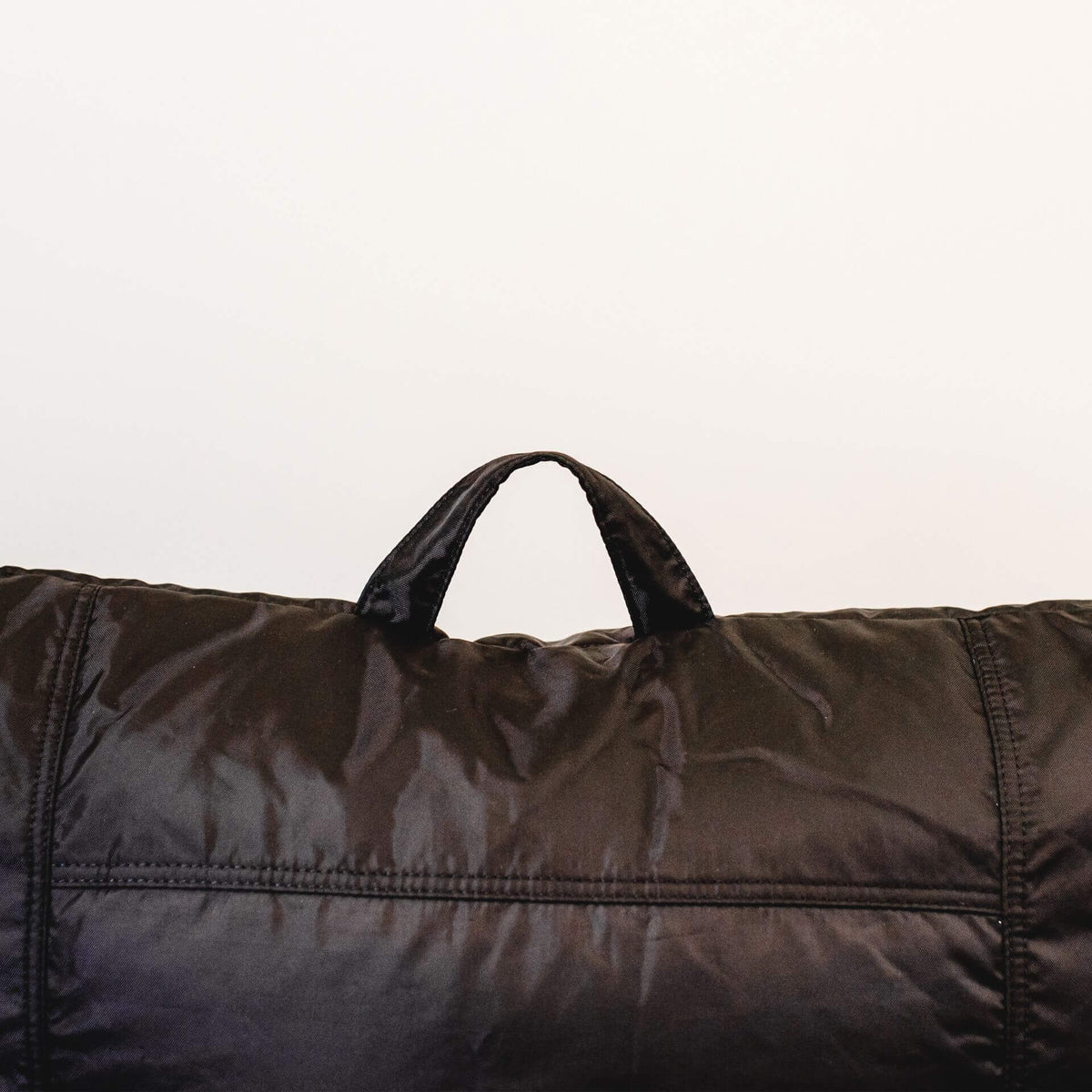 Dorm beanbag chair handle 