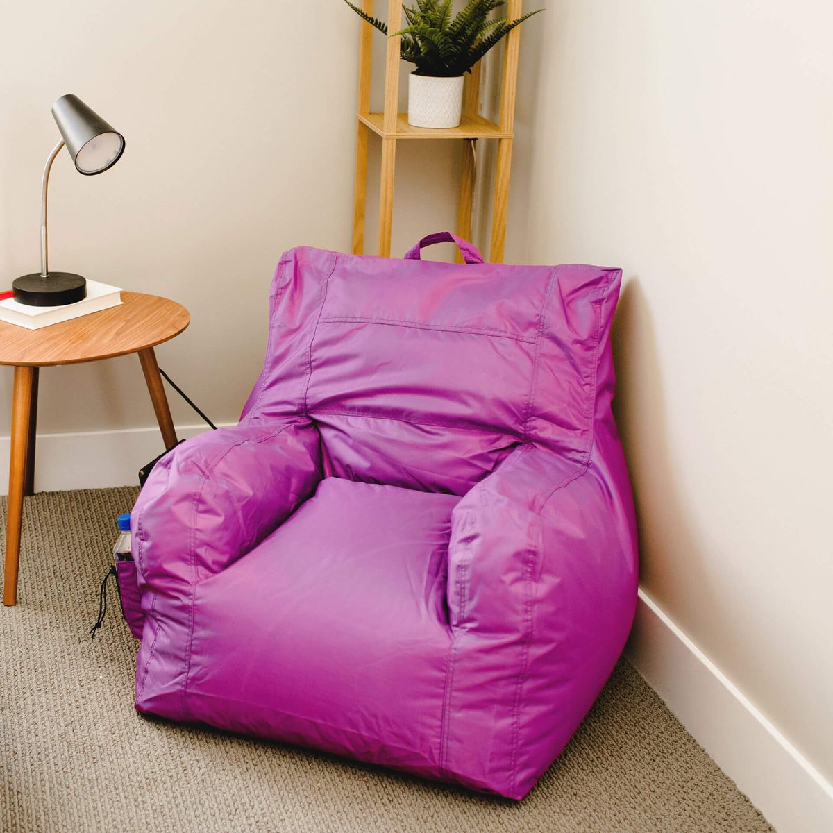Dorm chair in purple 