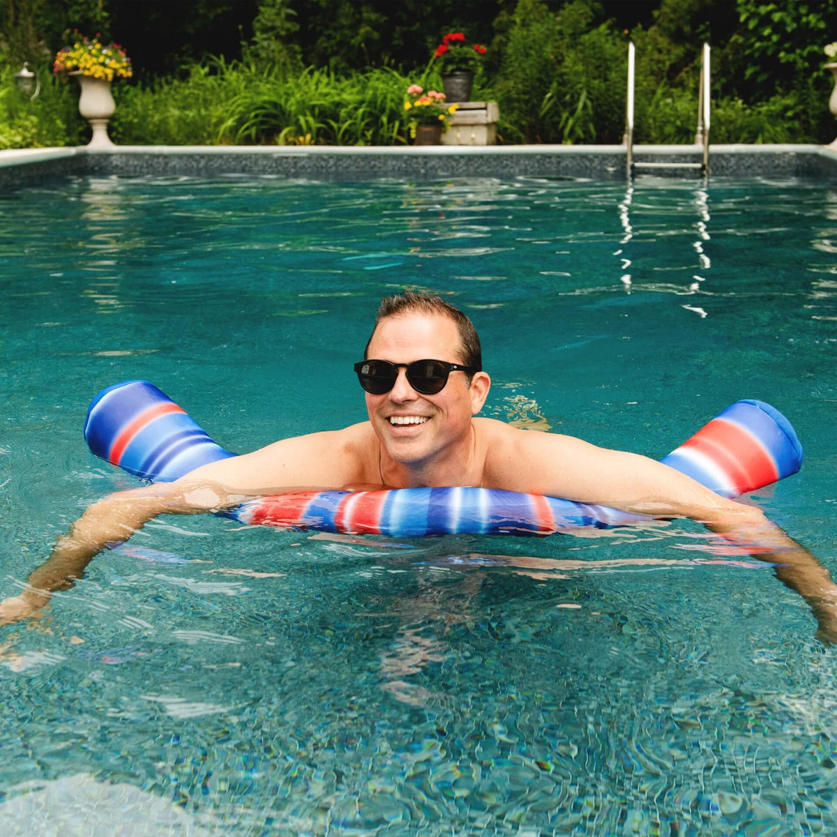 Noodle pool float