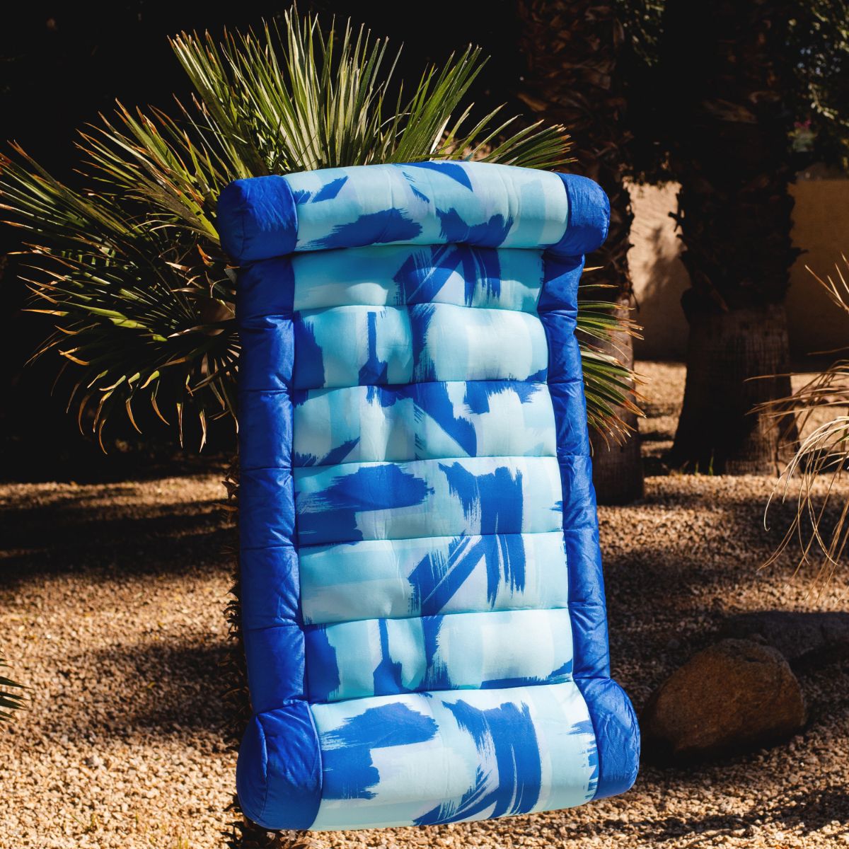 Hanging kona pool hammock 